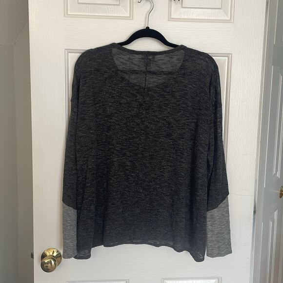 Old Navy Medium Sweater Gray Two Toned, Long Sleeve Sheer Dark Gray Light Gray - Picture 2 of 8